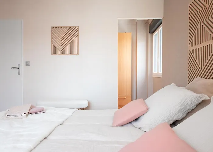 A Castres, Maison 10 Personnes Avec Piscine Privee, Jardin Et 5 * Кастр