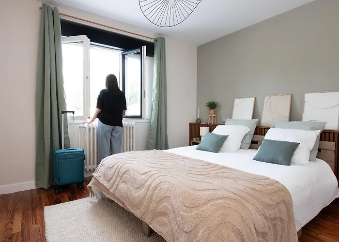 A Castres, Maison 10 Personnes Avec Piscine Privee, Jardin Et 5 Вилла Кастр