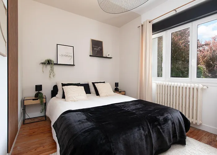 A Castres, Maison 10 Personnes Avec Piscine Privee, Jardin Et 5 * Кастр