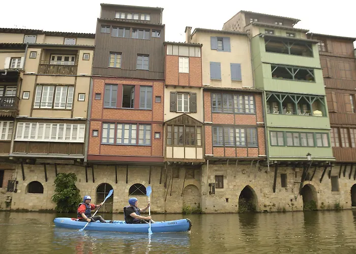 A Castres, Maison 10 Personnes Avec Piscine Privee, Jardin Et 5 Кастр