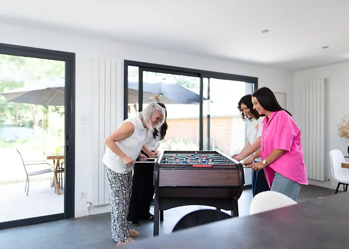 A Castres, Maison 10 Personnes Avec Piscine Privee, Jardin Et 5 Вилла Кастр